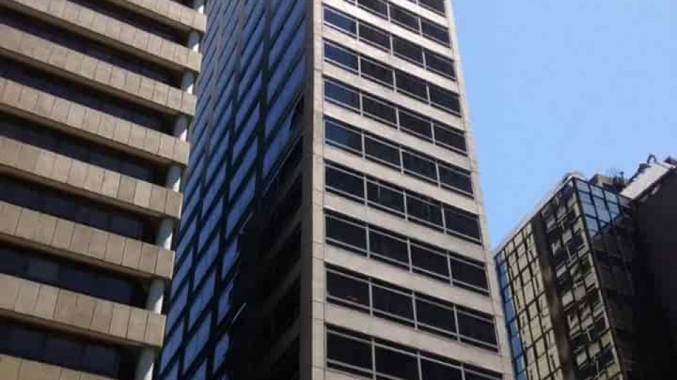 torre sellados de ventanales con de vidrio con pared